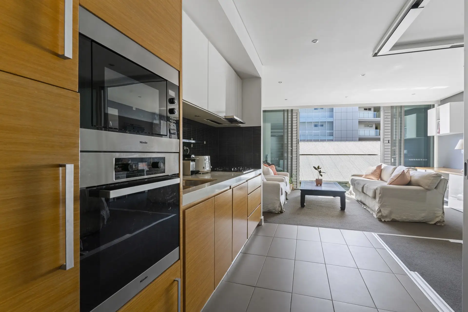 3302/12-14 Neild Avenue, Darlinghurst Sold by Bradfield Badgerfox - image 1