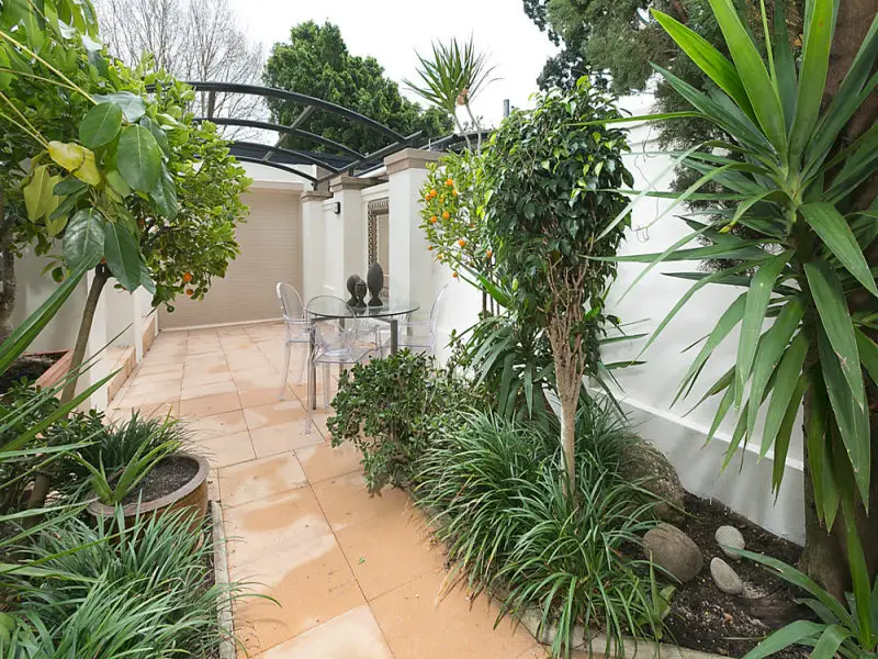 18 Cecil Street, Paddington Sold by Bradfield Badgerfox - image 1