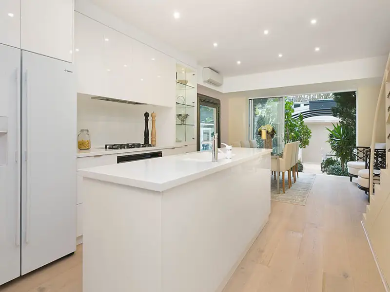 18 Cecil Street, Paddington Sold by Bradfield Badgerfox - image 1