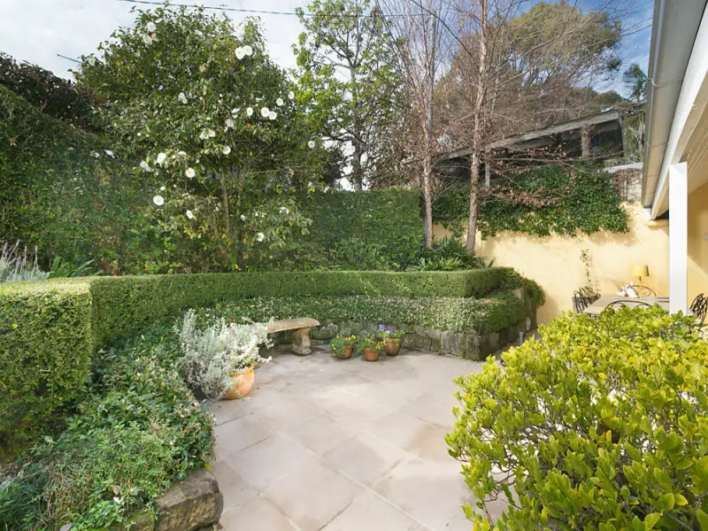 76 Cameron Street, Edgecliff Sold by Bradfield Badgerfox - image 1