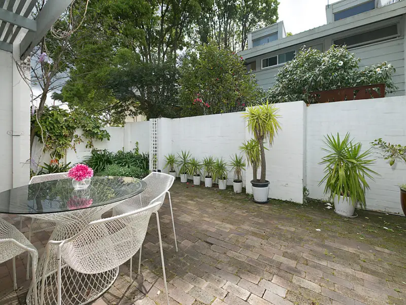 9/17 Albert Street, Edgecliff Sold by Bradfield Badgerfox - image 1