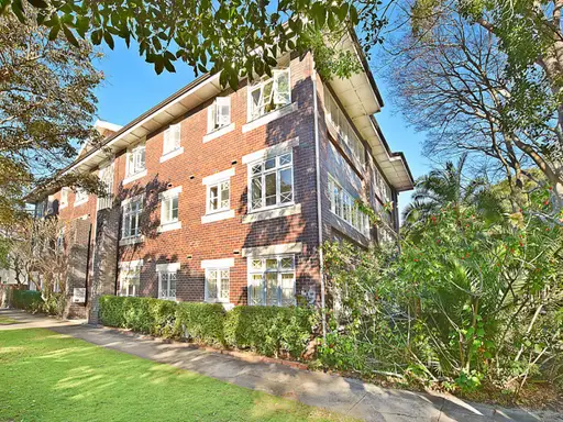 9 Balfour Road, Rose Bay Sold by Bradfield Badgerfox