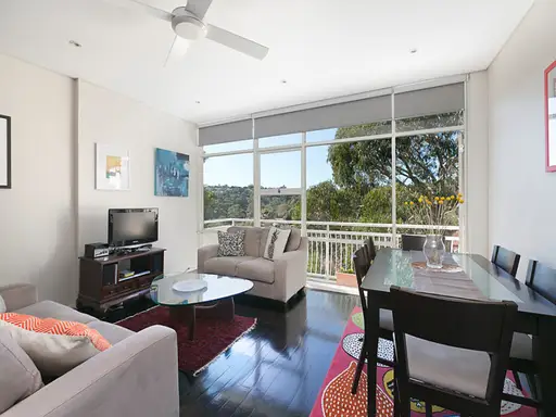 30/19 Stanley Street, Woollahra Sold by Bradfield Badgerfox