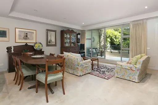 205/45-53 Carlisle Street, Rose Bay Sold by Bradfield Badgerfox