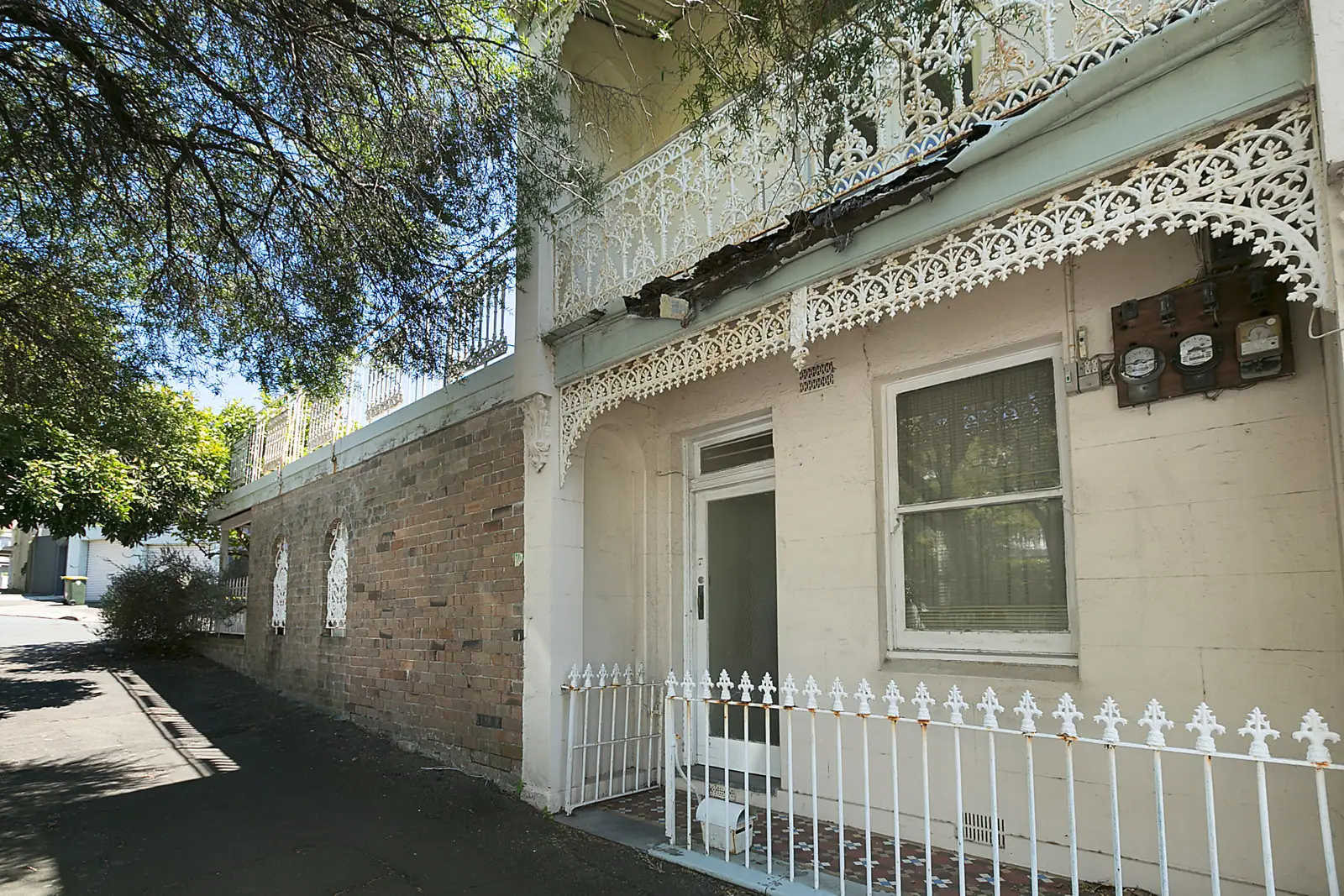 2 Rush Street, Woollahra Sold by Bradfield Badgerfox - image 1