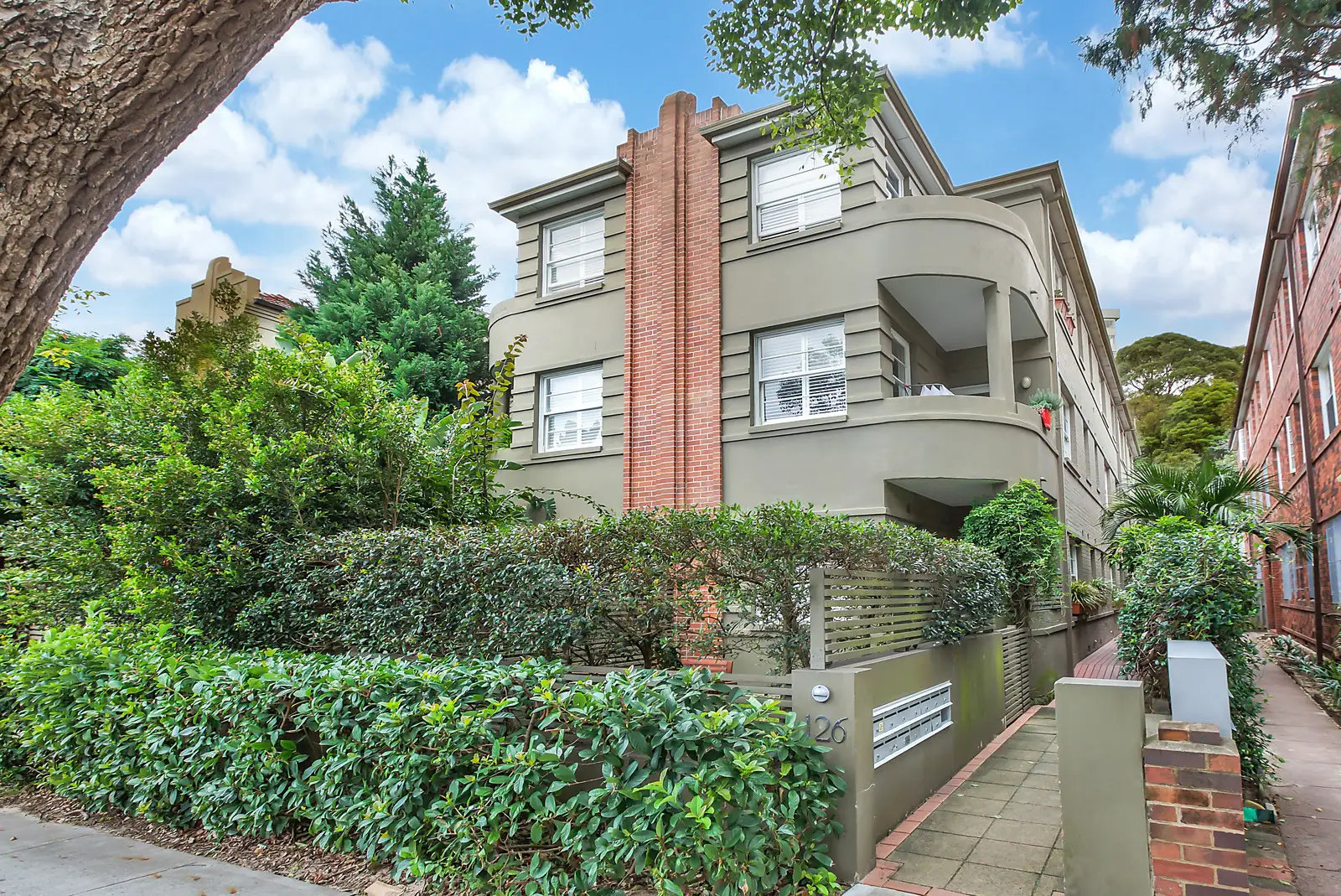 11/126 Francis Street, Bondi Beach Sold by Bradfield Badgerfox - image 1