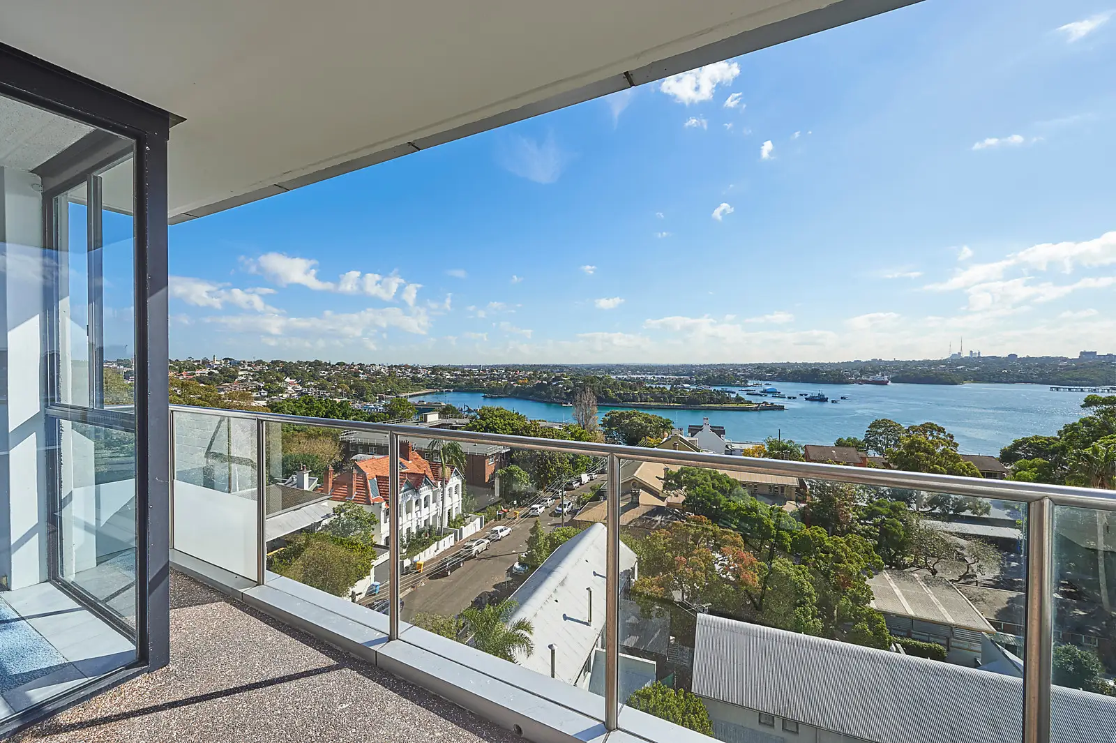 29/9 Nicholson Street, Balmain Sold by Bradfield Badgerfox - image 1