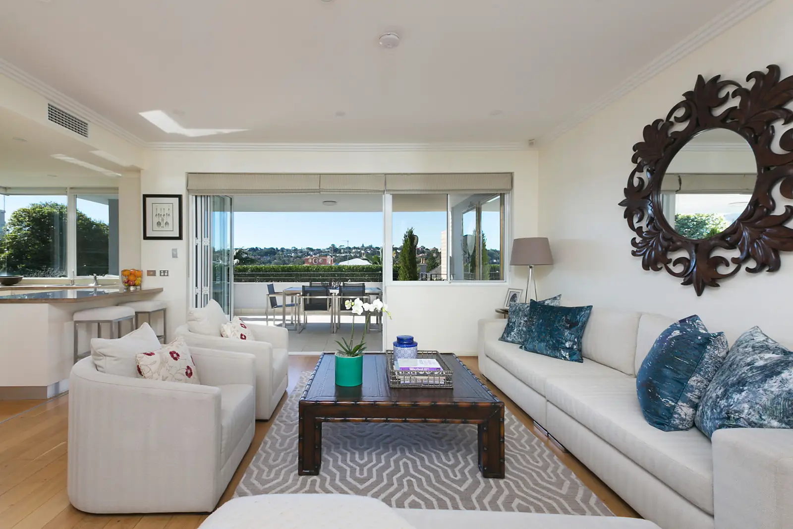 2/249 Edgecliff Road, Woollahra Sold by Bradfield Badgerfox - image 1