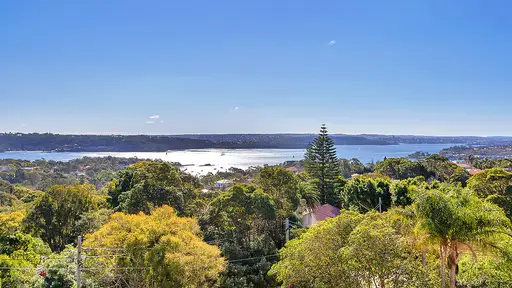 10/22A New South Head Road, Vaucluse Sold by Bradfield Badgerfox