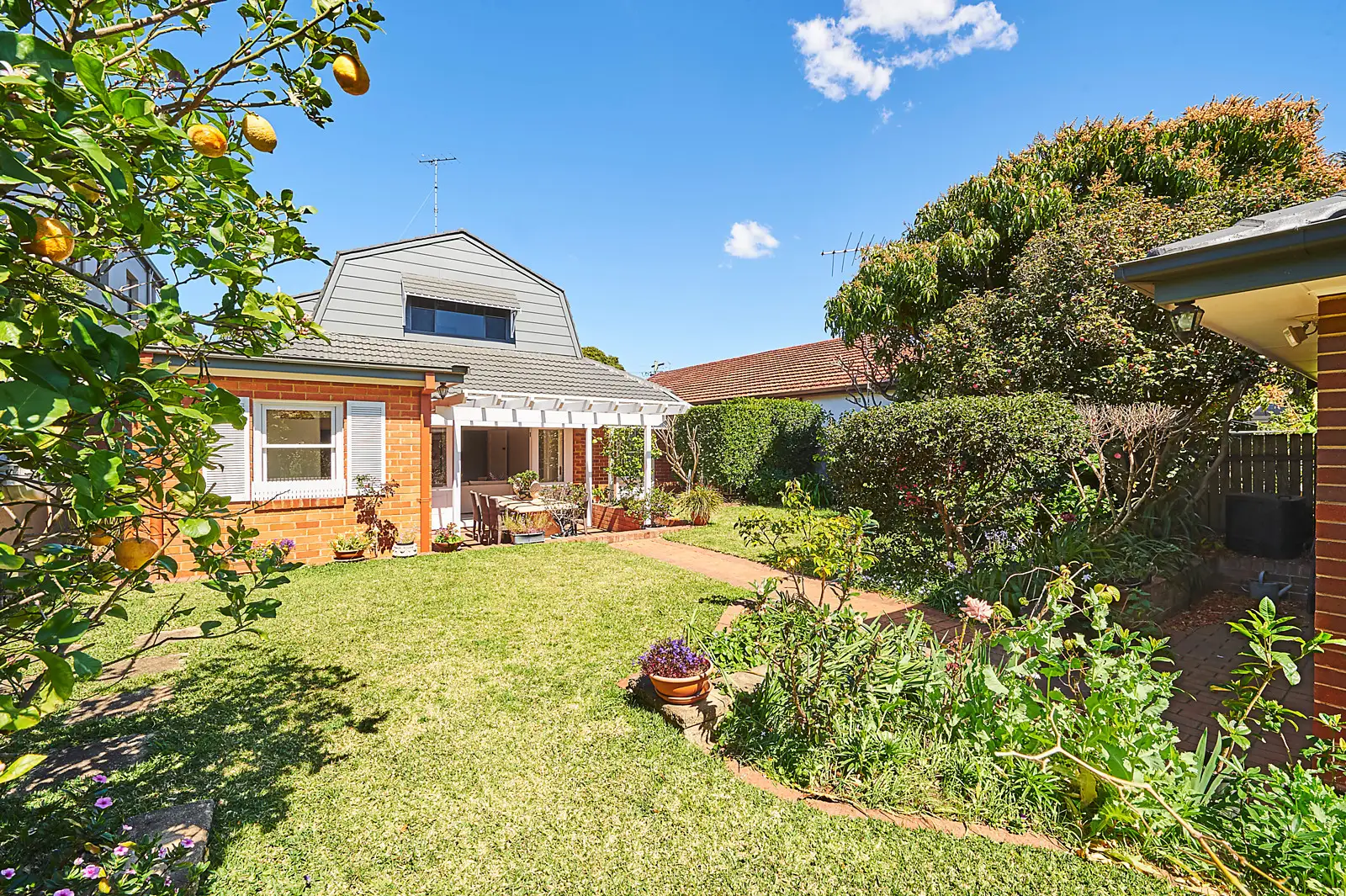 122 Rainbow Street, Randwick Sold by Bradfield Badgerfox - image 1