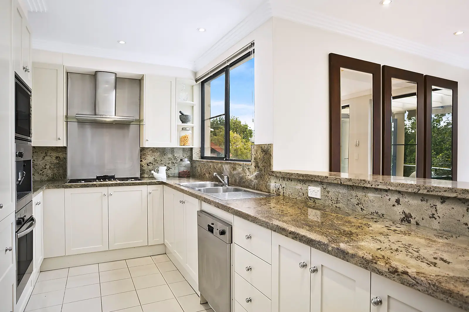 6/40-42 Carlotta Road, Double Bay Sold by Bradfield Badgerfox - image 1