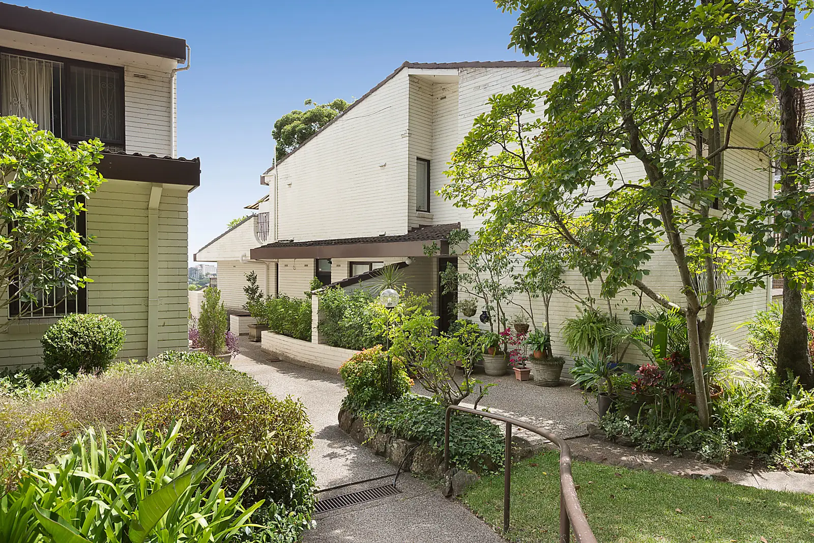 2/38 Darling Point Road, Darling Point Sold by Bradfield Badgerfox - image 1