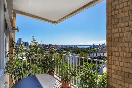 52/21 Duxford Street, Paddington Sold by Bradfield Badgerfox