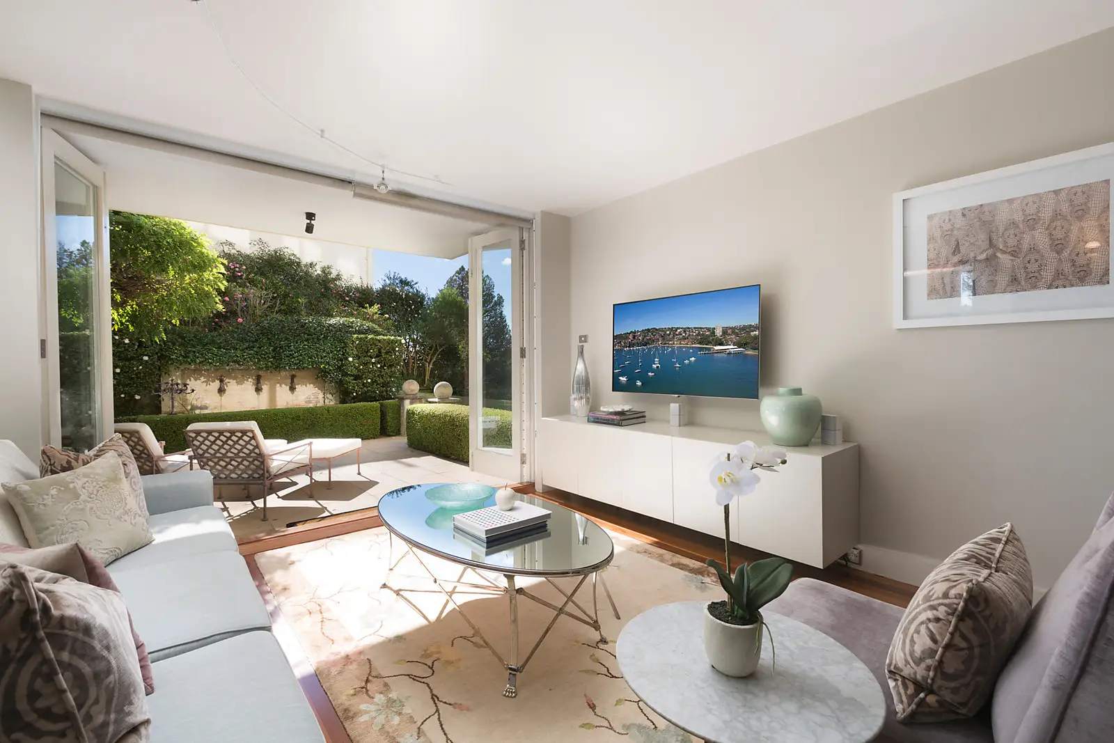 1/16-18 Eastbourne Road, Darling Point Sold by Bradfield Badgerfox - image 1