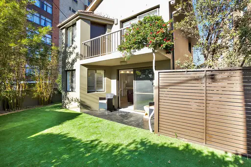 1/353 Old South Head Road, North Bondi Sold by Bradfield Badgerfox