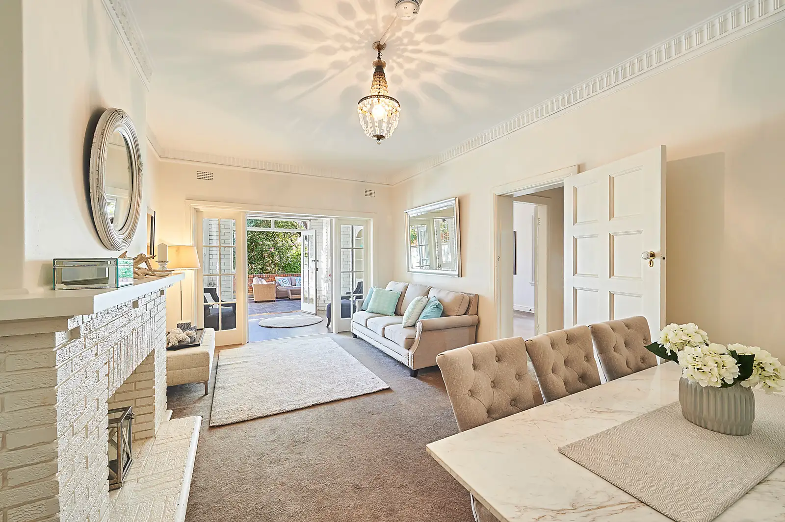 2/85C Ocean Street, Woollahra Sold by Bradfield Badgerfox - image 1