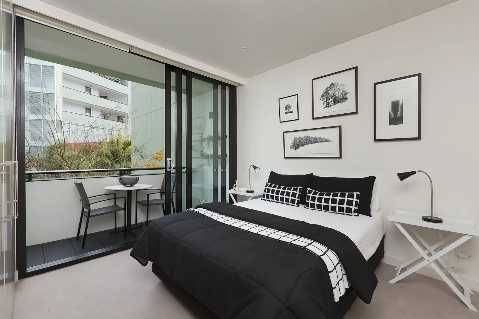 301/2 Neild Avenue, Rushcutters Bay Sold by Bradfield Badgerfox - image 1