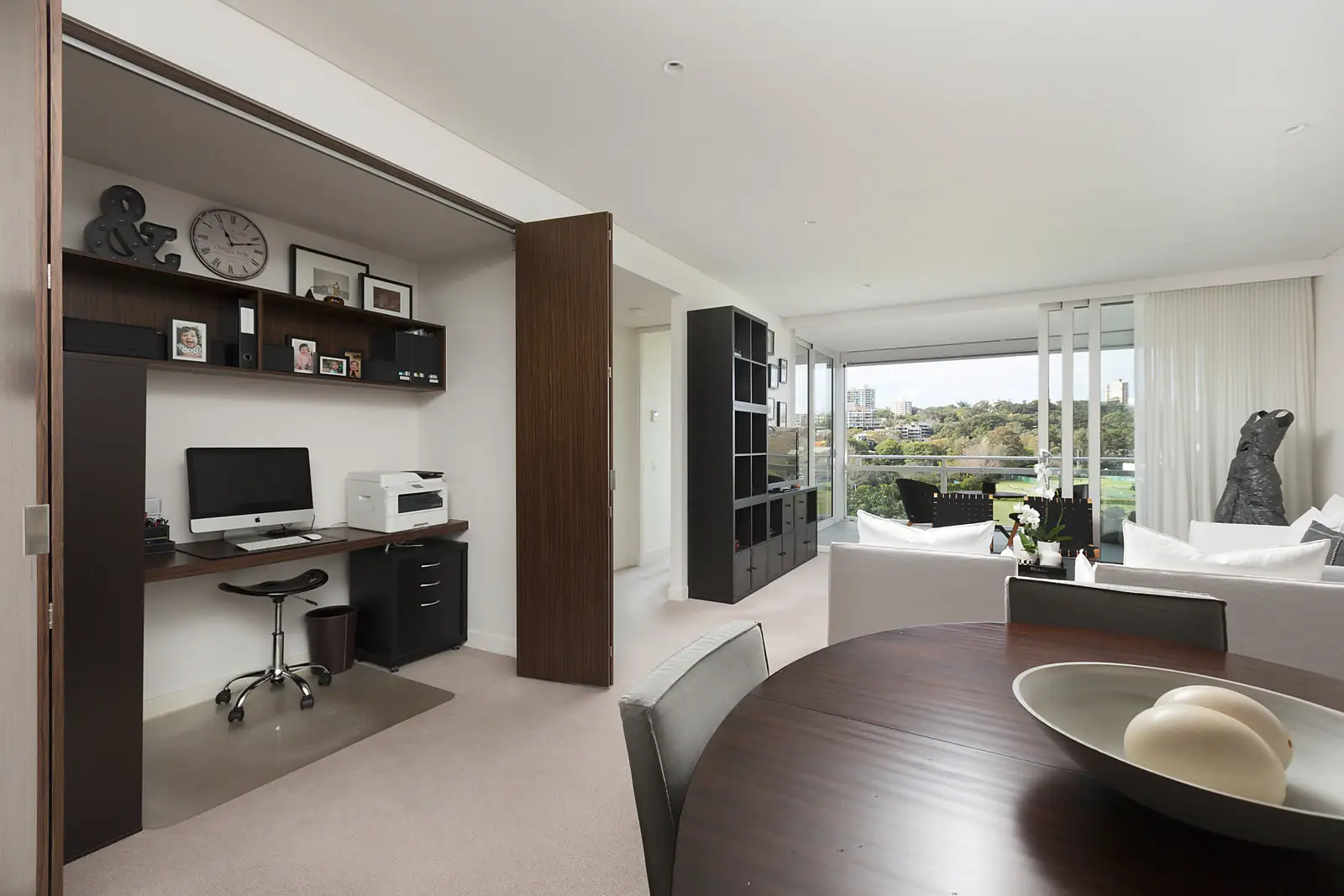 301/2 Neild Avenue, Rushcutters Bay Sold by Bradfield Badgerfox - image 1