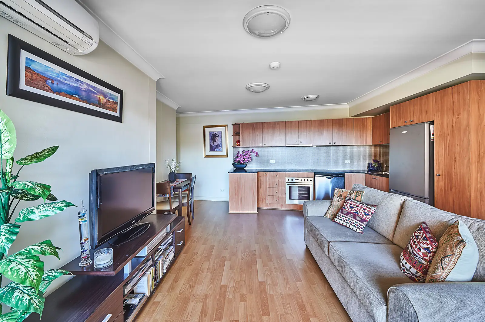 9/11-21 Flinders Street, Surry Hills Sold by Bradfield Badgerfox - image 1