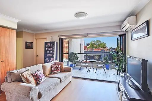 9/11-21 Flinders Street, Surry Hills Sold by Bradfield Badgerfox