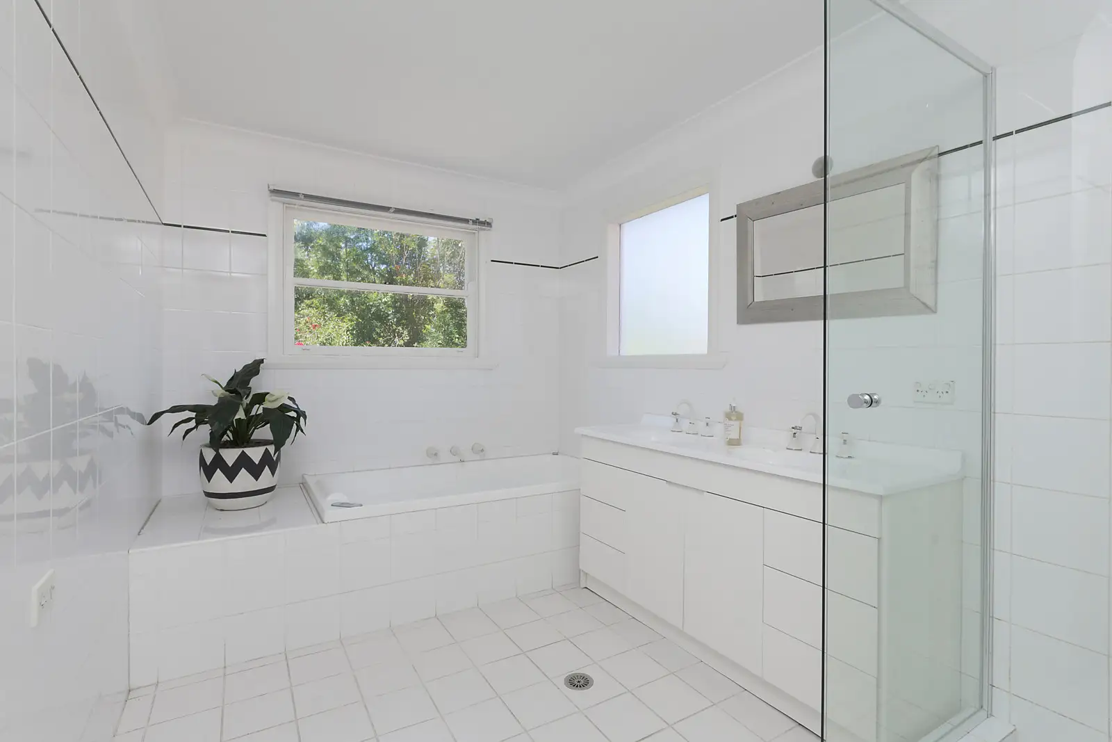 5 Kings Road, Vaucluse Sold by Bradfield Badgerfox - image 1