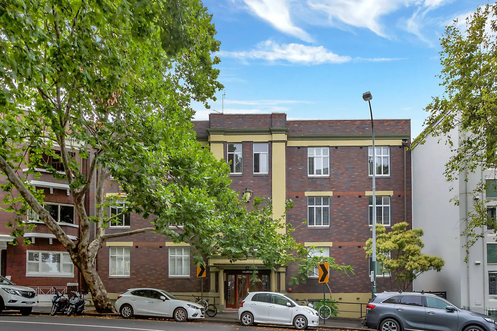 17/9 Wylde Street, Potts Point Sold by Bradfield Badgerfox - image 1