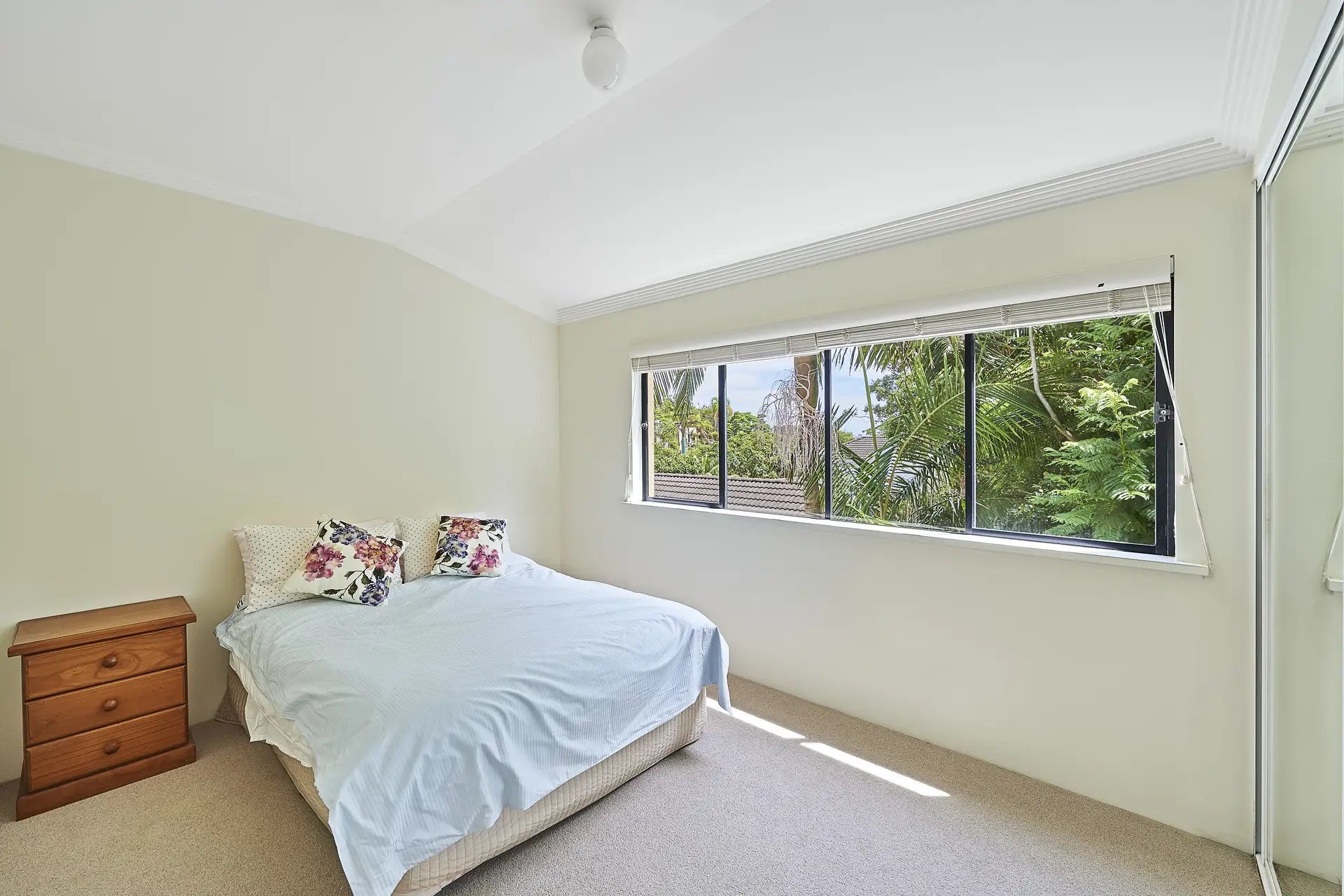 2/26 Dover Road, Rose Bay Sold by Bradfield Badgerfox - image 1