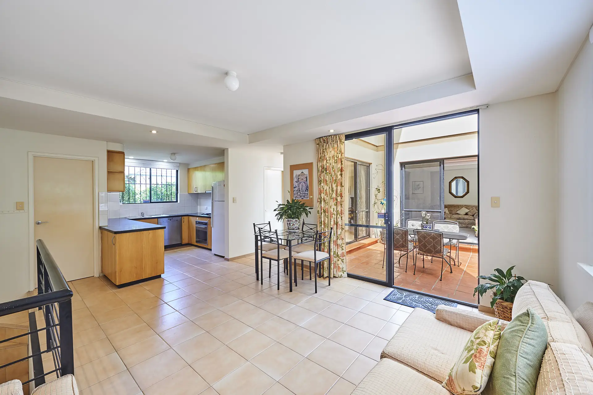 2/26 Dover Road, Rose Bay Sold by Bradfield Badgerfox - image 1