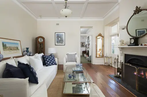 1/21 Trelawney Street, Woollahra Sold by Bradfield Badgerfox