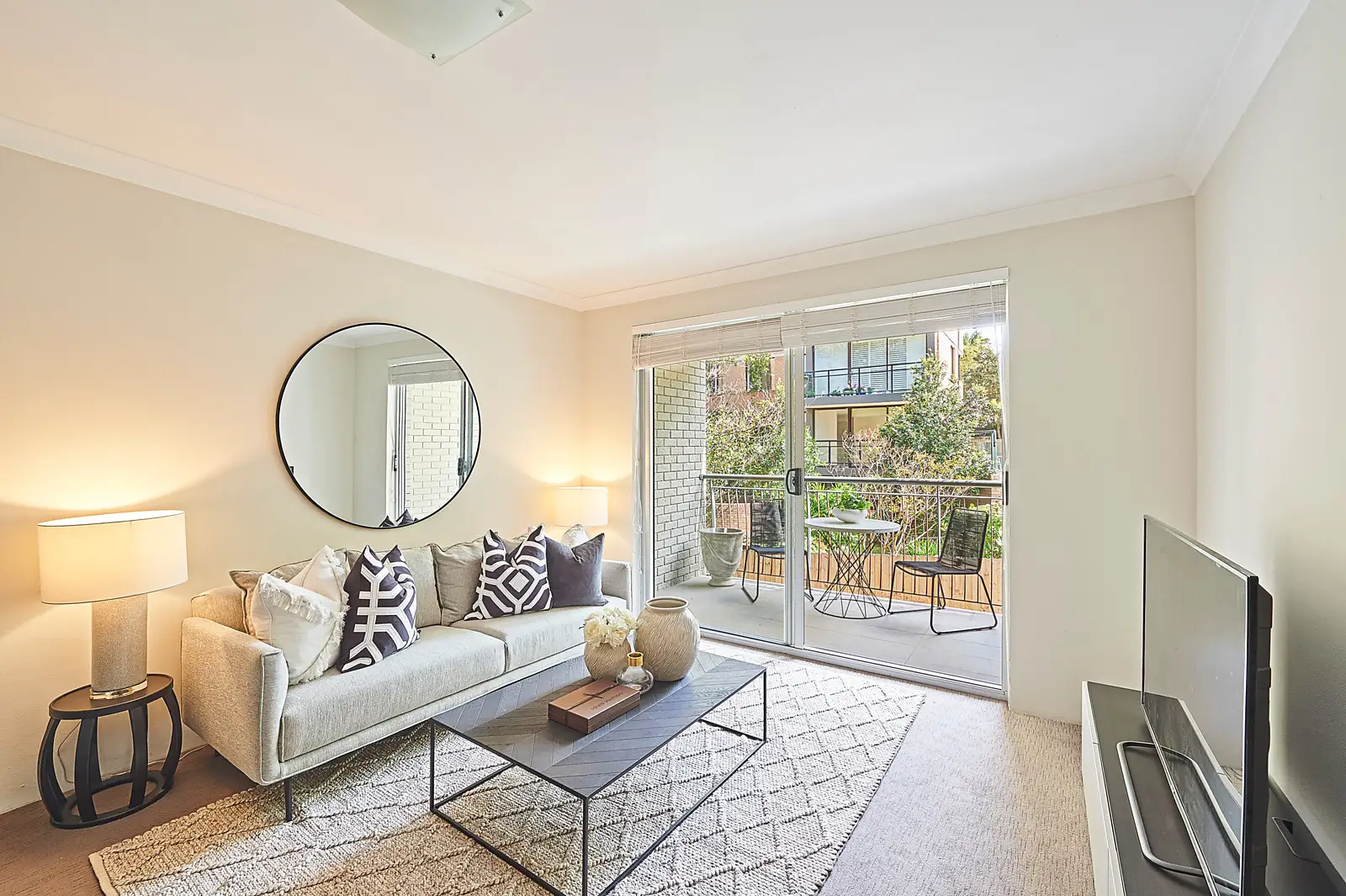 9/370 Edgecliff Road, Woollahra Sold by Bradfield Badgerfox - image 1