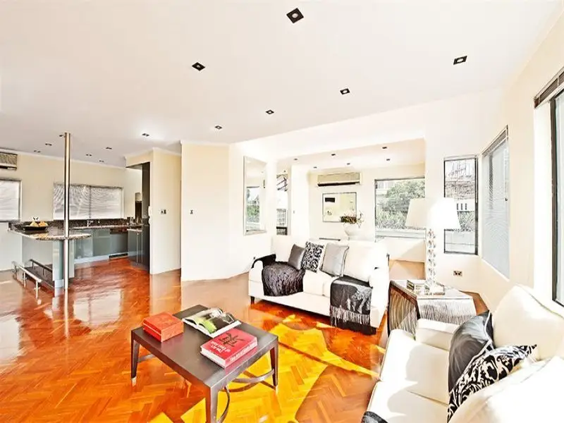 77 Kings Road, Vaucluse Sold by Bradfield Badgerfox - image 1