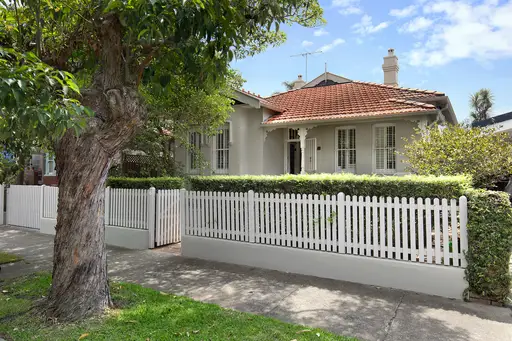 6 Faraday Avenue, Rose Bay Sold by Bradfield Badgerfox