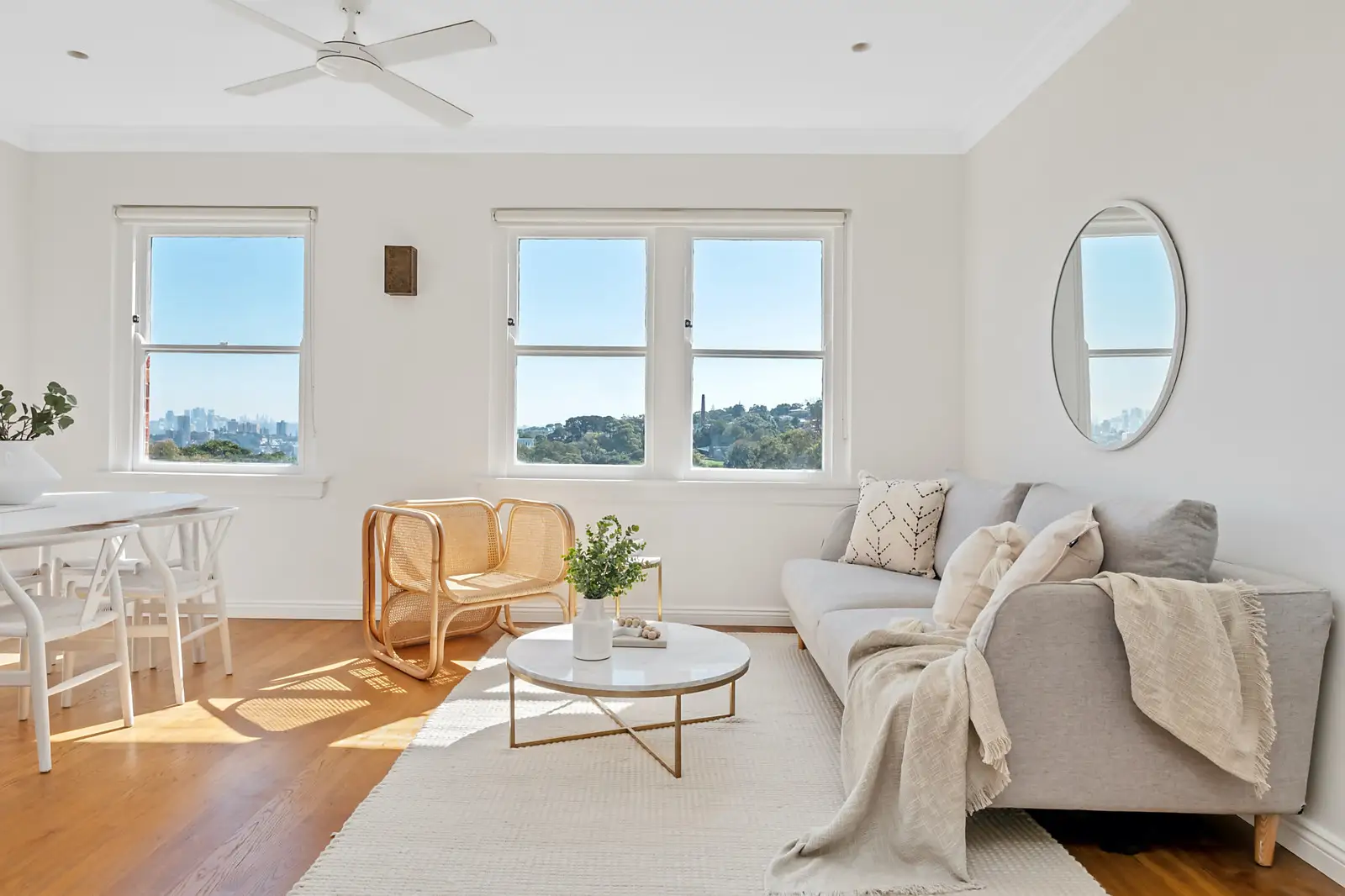 11/67 Edgecliff Road, Woollahra Sold by Bradfield Badgerfox - image 1