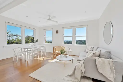 11/67 Edgecliff Road, Woollahra Sold by Bradfield Badgerfox