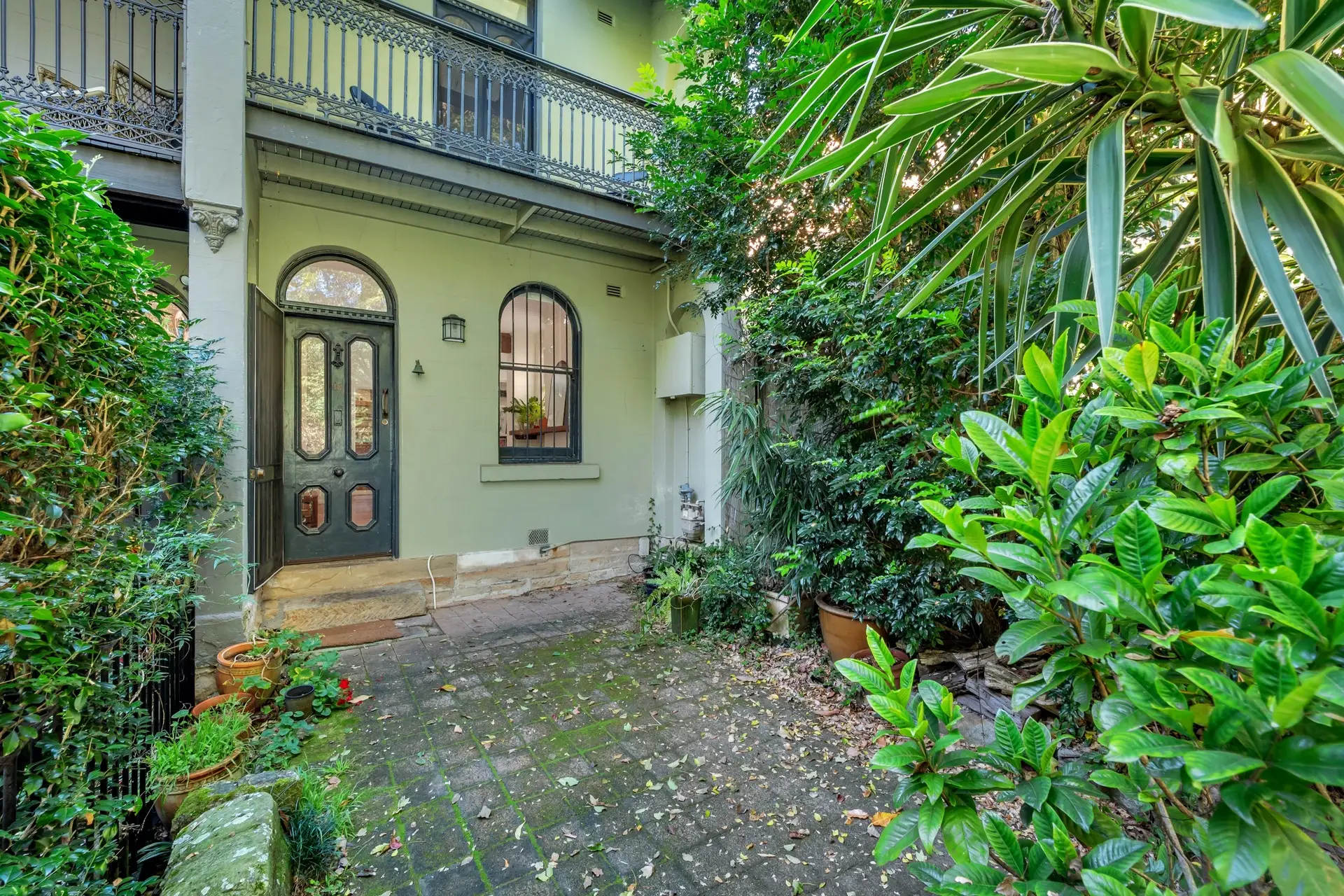 18 Bowes Avenue, Edgecliff Sold by Bradfield Badgerfox - image 1