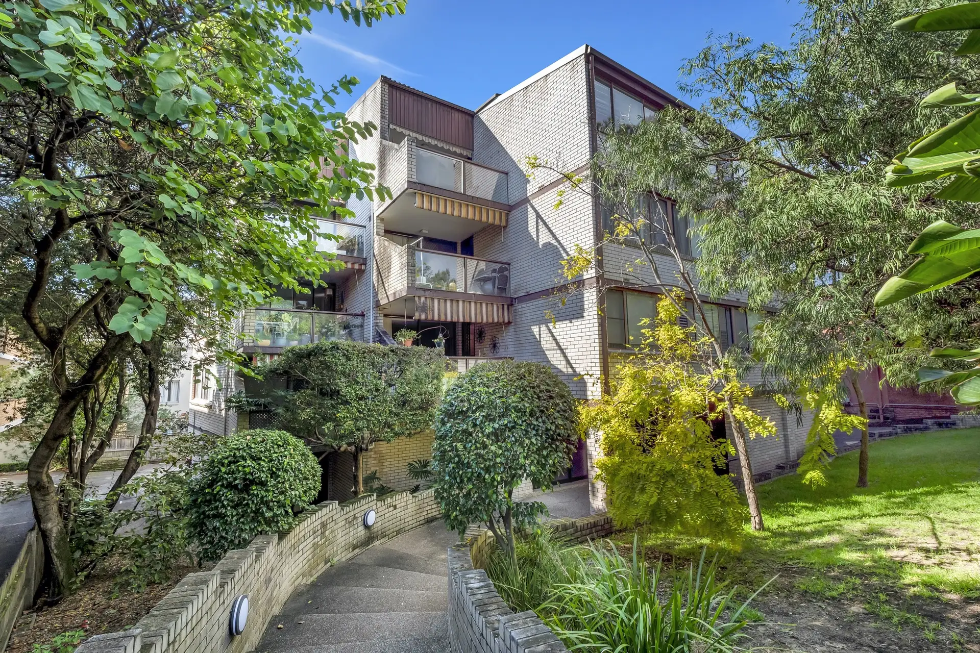 8/429-433 Old South Head Road, Rose Bay Sold by Bradfield Badgerfox - image 1