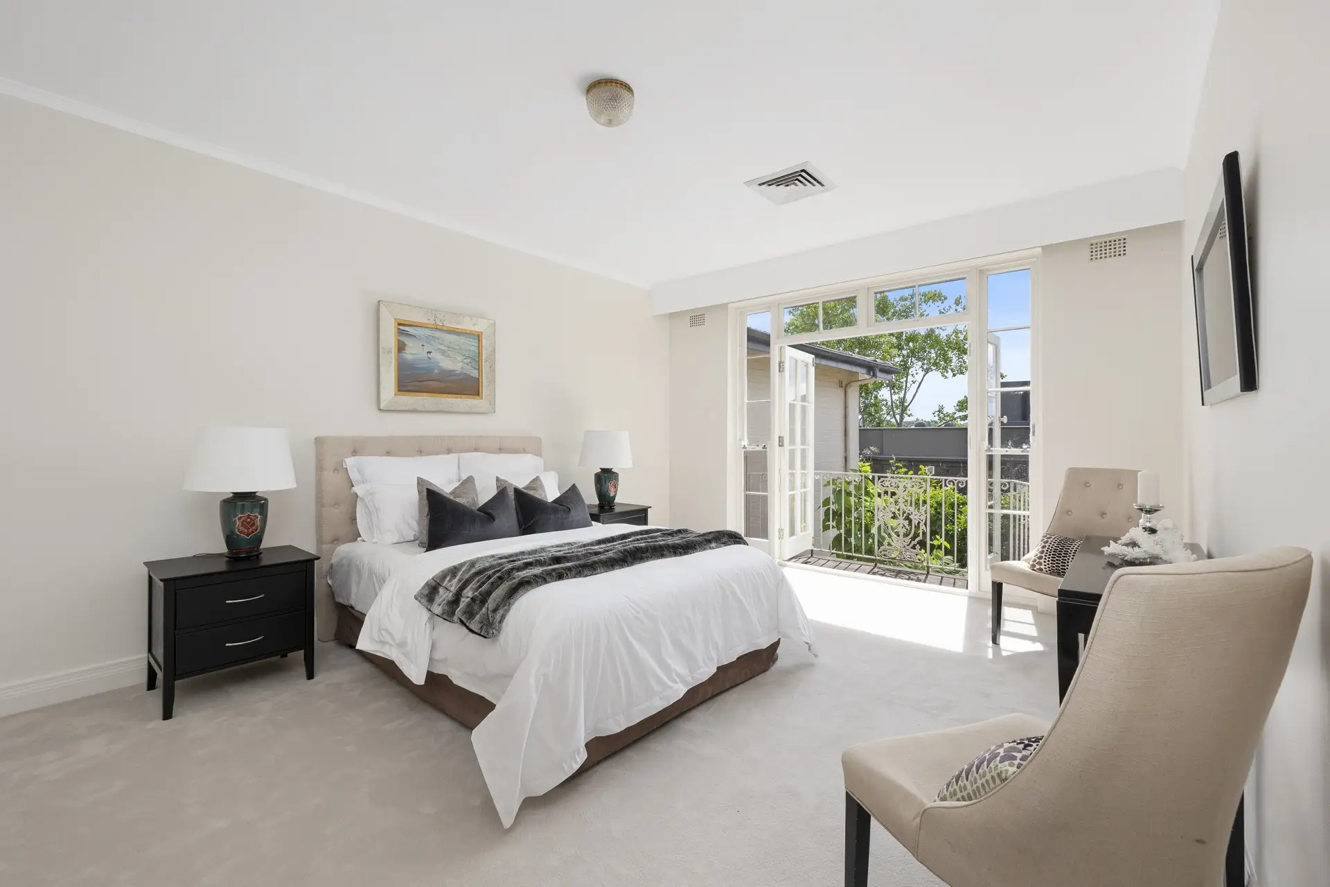 9-11 Rosemont Avenue, Woollahra Sold by Bradfield Badgerfox - image 1