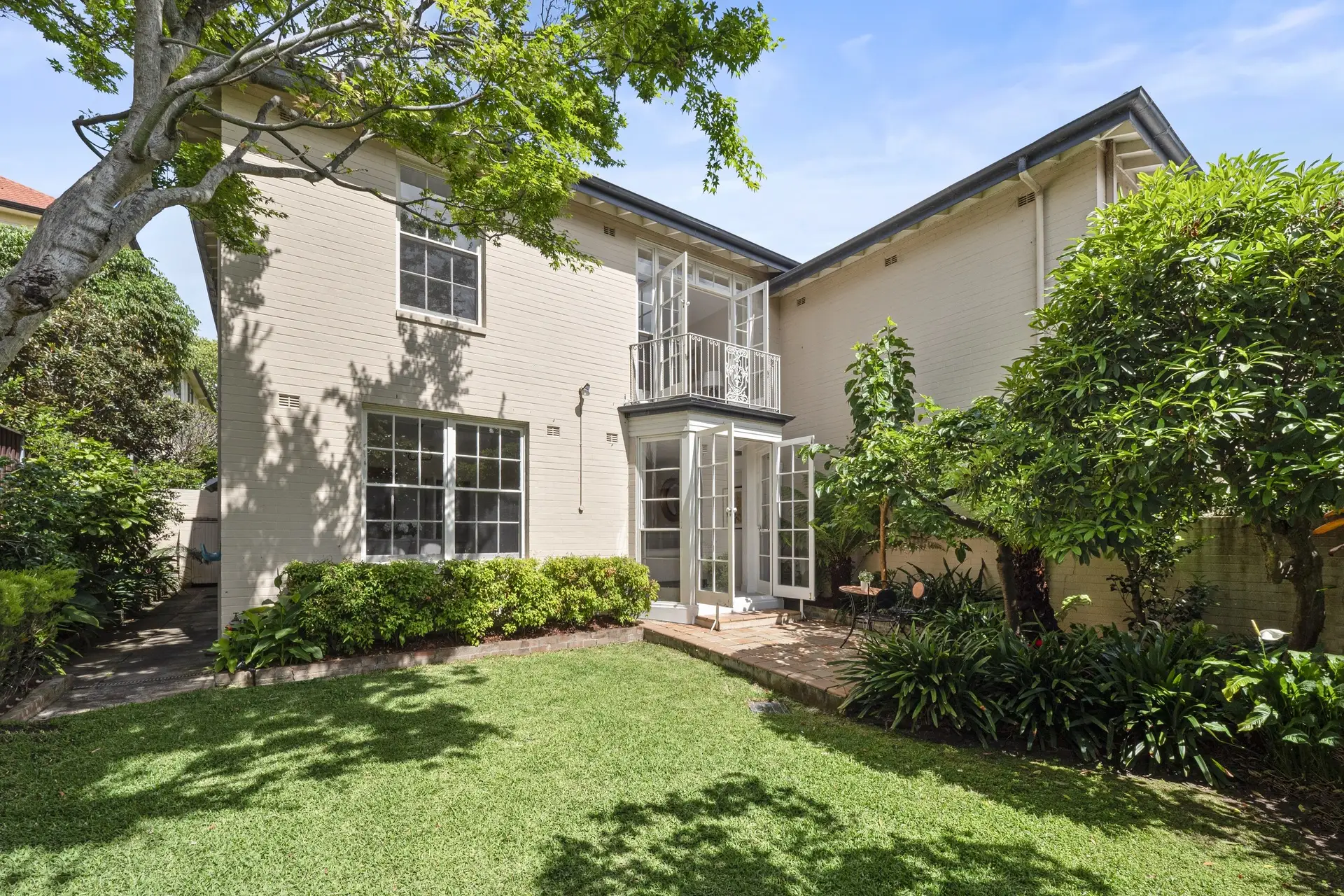 9-11 Rosemont Avenue, Woollahra Sold by Bradfield Badgerfox - image 1