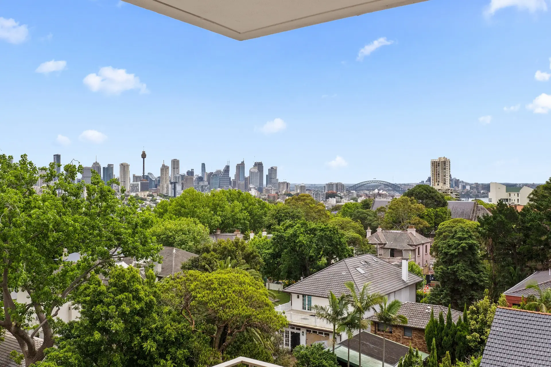 32/8-14 Fullerton Street, Woollahra Sold by Bradfield Badgerfox - image 1