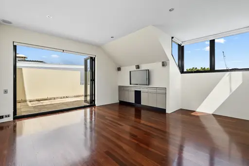 40/13 Oatley Road, Paddington Sold by Bradfield Badgerfox