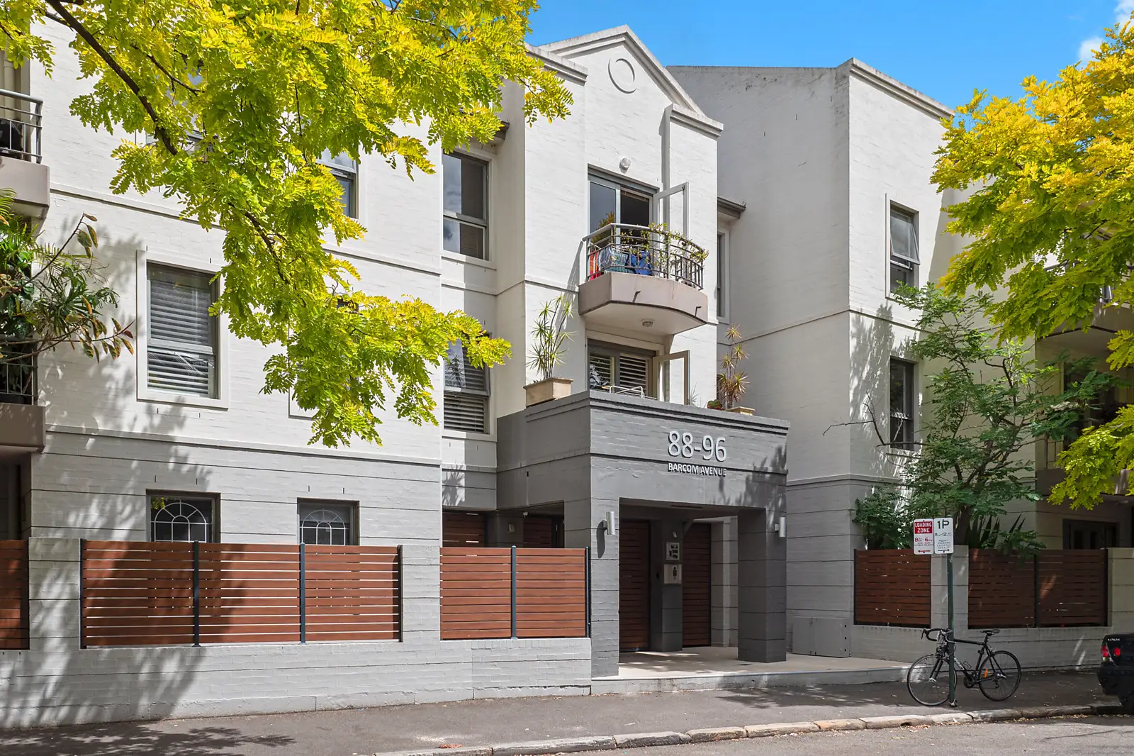 11/88-96 Barcom Avenue, Darlinghurst Sold by Bradfield Badgerfox - image 1