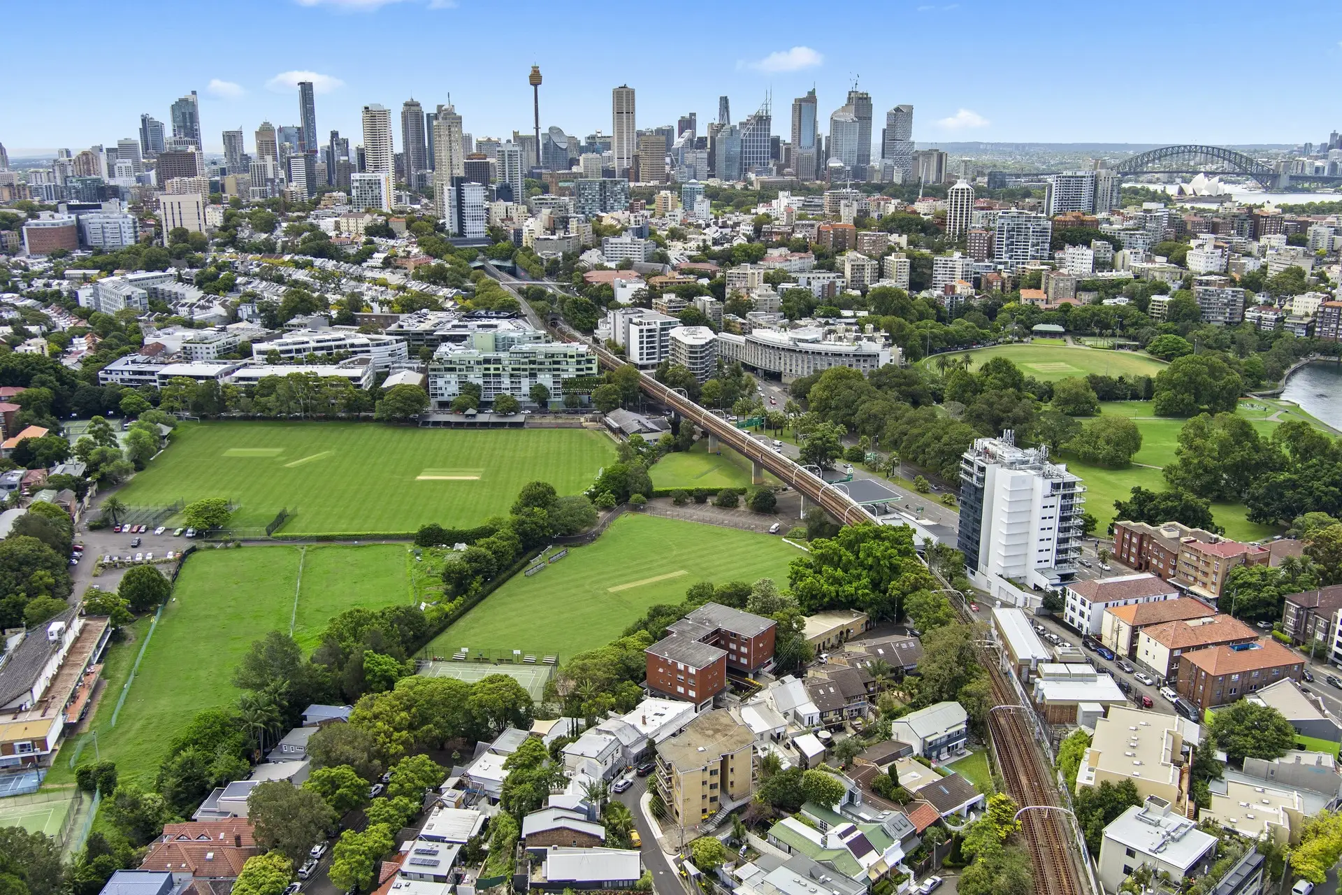 18 South Street, Edgecliff Sold by Bradfield Badgerfox - image 1