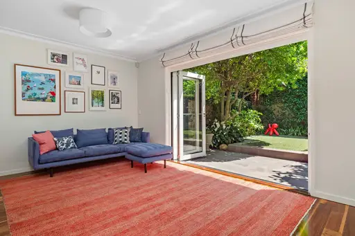 3/5 Trelawney Street, Woollahra Sold by Bradfield Badgerfox