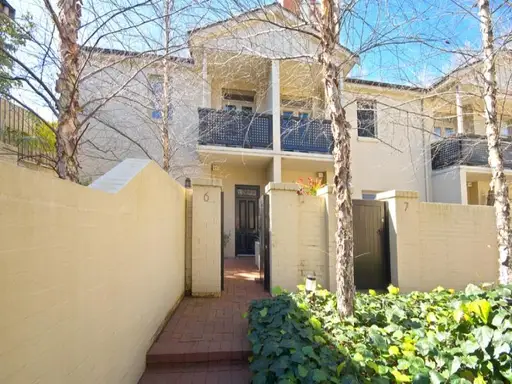 6/79 Ocean Street, Woollahra Sold by Bradfield Badgerfox