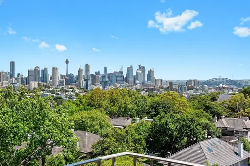 35/8-14 Fullerton Street, Woollahra Sold by Bradfield Badgerfox