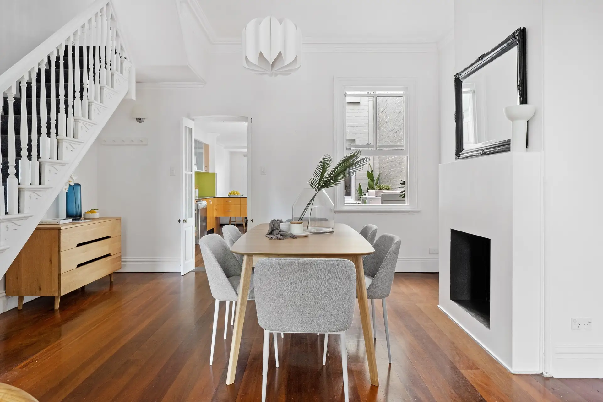 11 Mill Hill Road, Bondi Junction Sold by Bradfield Badgerfox - image 1