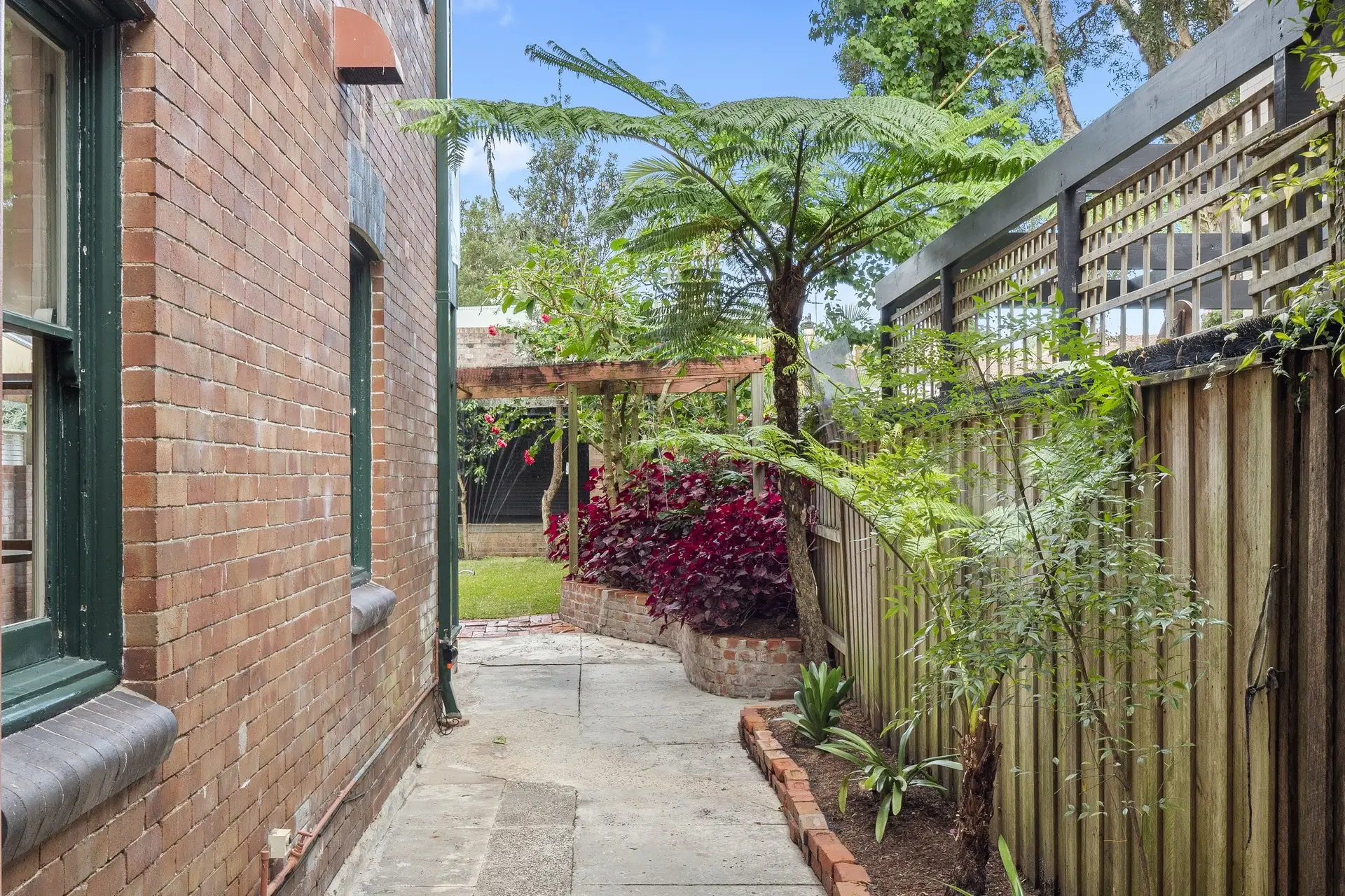 99 Cook Road, Centennial Park Sold by Bradfield Badgerfox - image 1