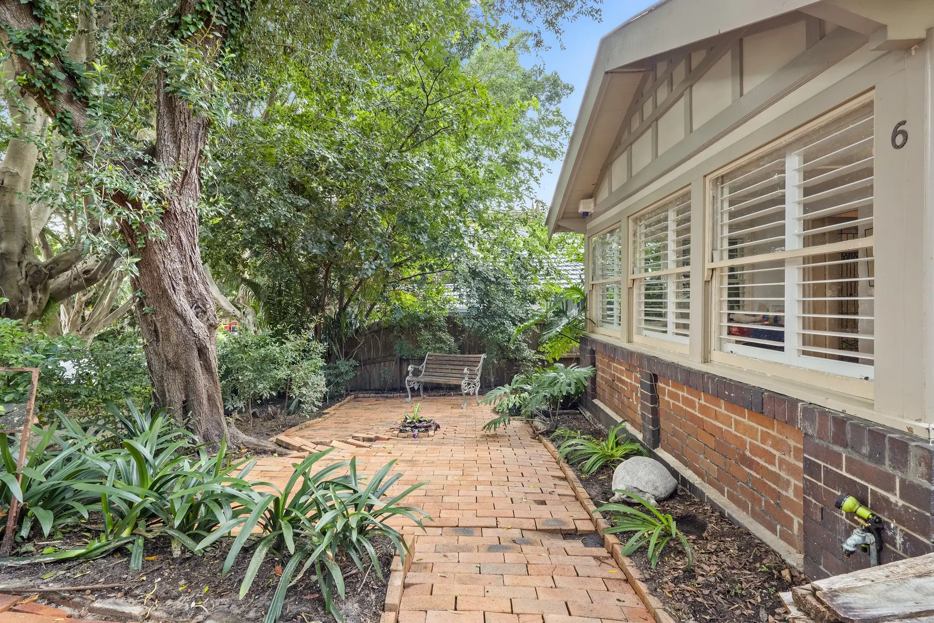 6 Plumer Road, Rose Bay Sold by Bradfield Badgerfox - image 1