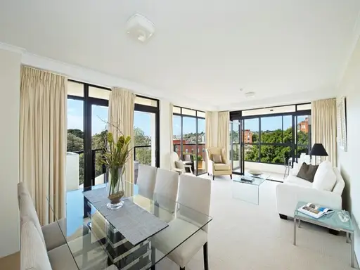 1008/180 Ocean Street, Edgecliff Sold by Bradfield Badgerfox