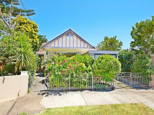 1 Dudley Road, Rose Bay Sold by Bradfield Badgerfox